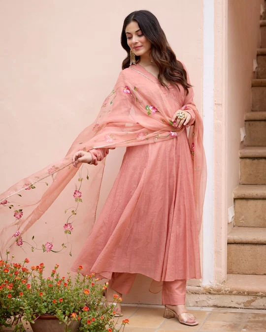 Aashna Pink Embroidered Doria Suit Set